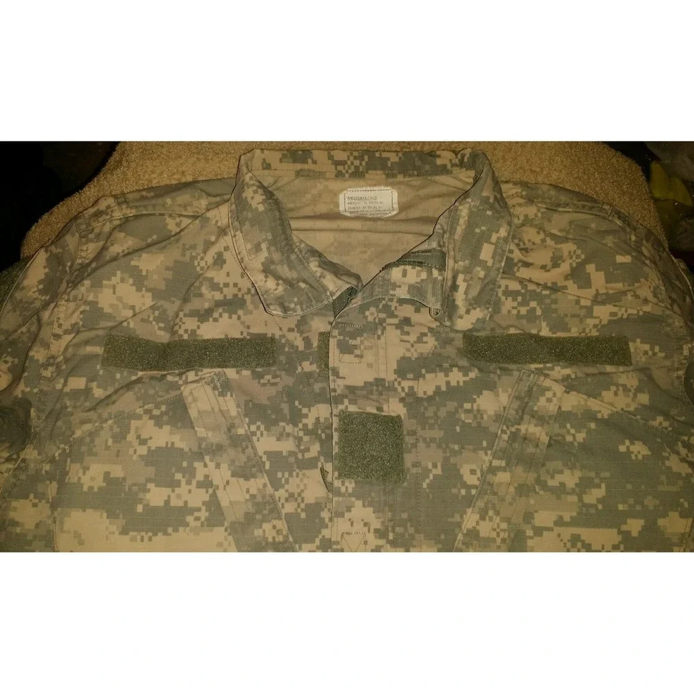 Mens Sz Medium -‎ long Army issue digital camo long sleeve shirt jacket